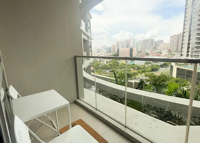 View In Uptown Bgc * Manila